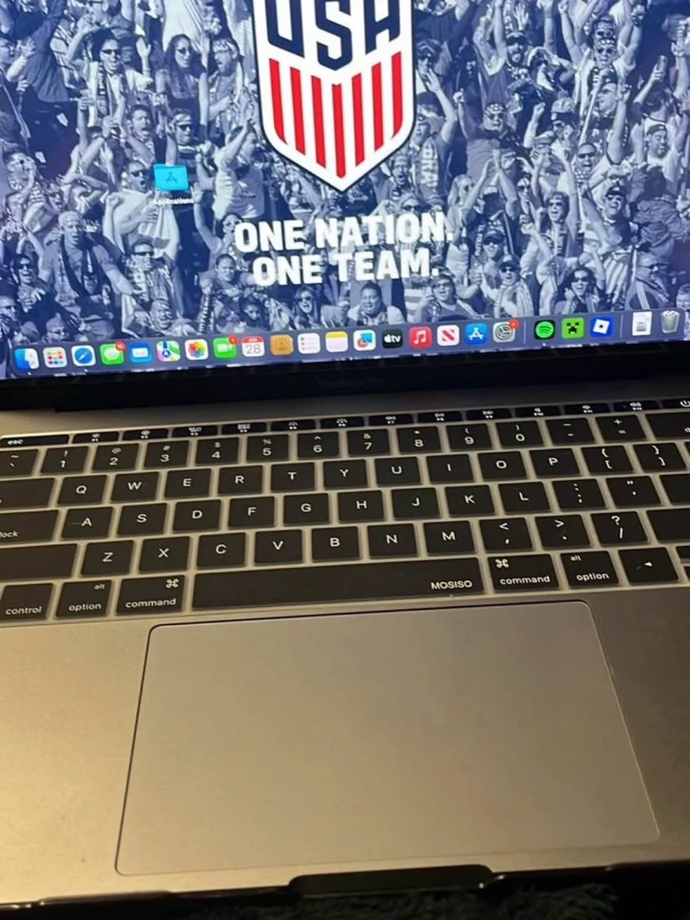MacBook Pro 2017 - Picture 1 of 3